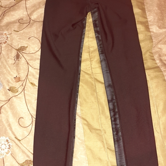 Under Armour Women's Black HeatGear Compression Printed Leggings Yoga Pants - Picture 4 of 5